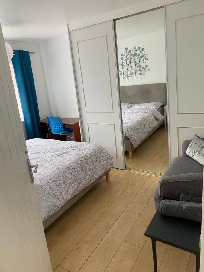 Beaconsfield 4 Bedroom House In Quiet And A Very Pleasant Area, Near London Luton Airport With Free Parking, Fast Wifi, Smart Tv Dış mekan fotoğraf